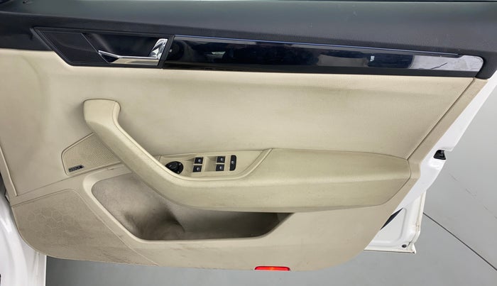 2017 Skoda Superb 1.8 TSI LK AT, Petrol, Automatic, 45,280 km, Driver Side Door Panels Control