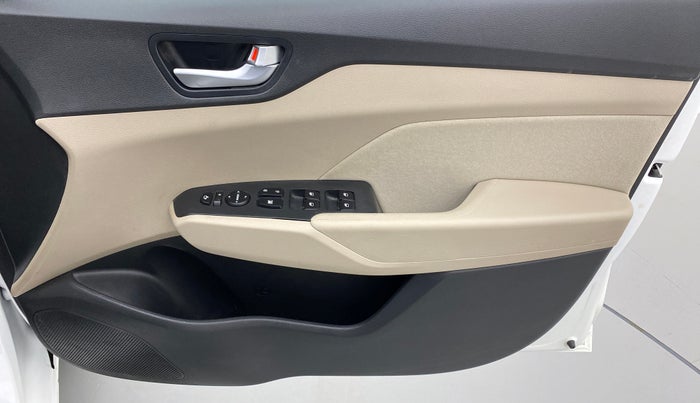 2019 Hyundai Verna 1.6 SX VTVT, Petrol, Manual, 6,321 km, Driver Side Door Panels Control