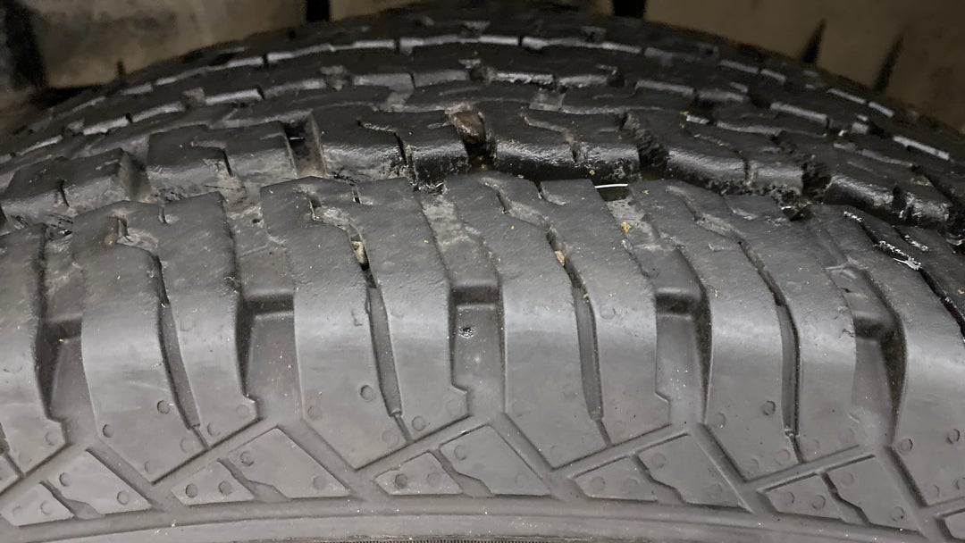 Left Front Tyre Tread
