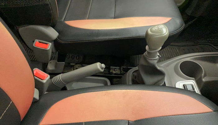 2016 Datsun Redi Go S, Petrol, Manual, 63,912 km, Gear Lever
