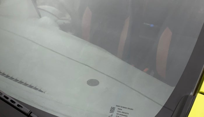 2016 Datsun Redi Go S, Petrol, Manual, 63,912 km, Front windshield - Minor spot on windshield