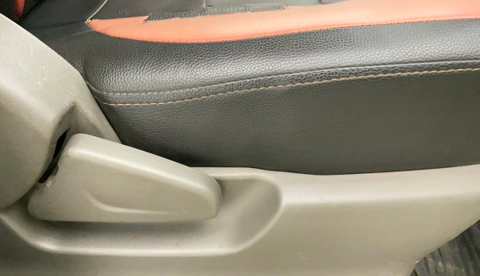 2016 Datsun Redi Go S, Petrol, Manual, 63,912 km, Driver Side Adjustment Panel