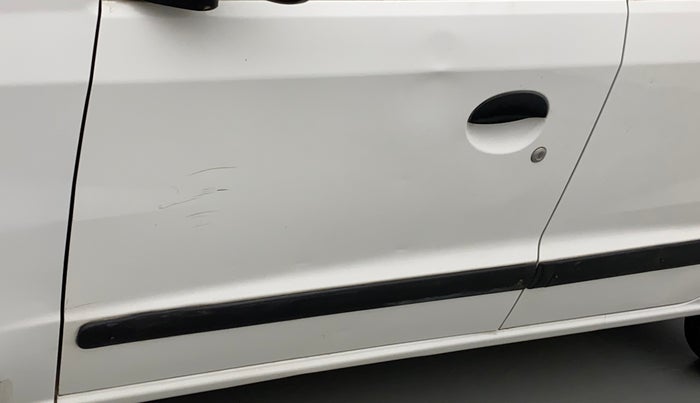 2014 Hyundai Santro Xing GLS PLUS AUDIO, Petrol, Manual, 1,07,067 km, Front passenger door - Slight discoloration