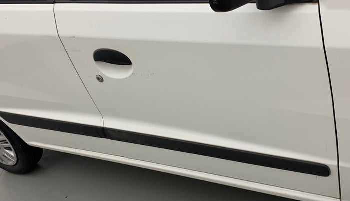 2014 Hyundai Santro Xing GLS PLUS AUDIO, Petrol, Manual, 1,07,067 km, Driver-side door - Minor scratches