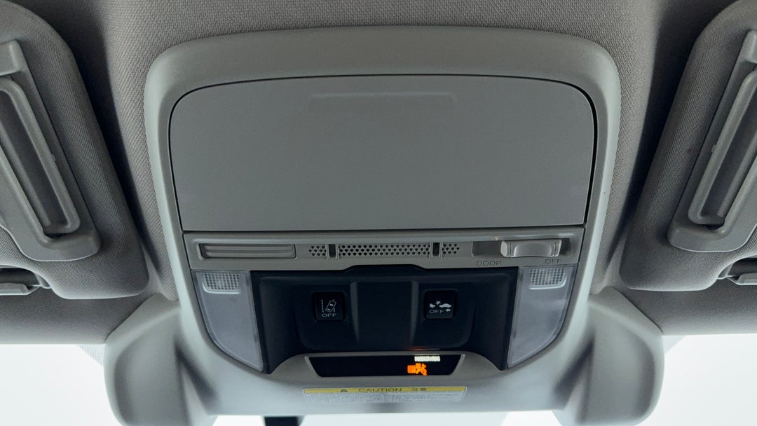 On-Roof Controls/Sunglass holder