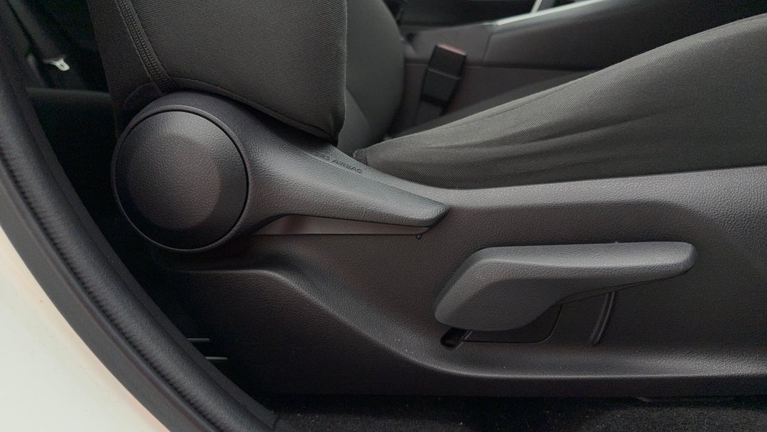 2020 Toyota RAV4 Gx (2WD), Automatic, 85112 km, Drivers Side Adjustment Panel