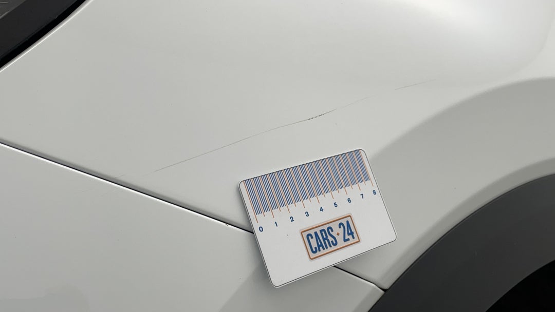 Quarter Panel Front LHS Guard Scratch