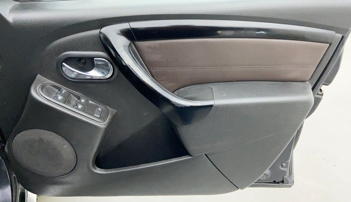 2017 Nissan Terrano XV PREMIUM 110 PS AMT DEISEL, Diesel, Automatic, 49,610 km, Driver Side Door Panels Control