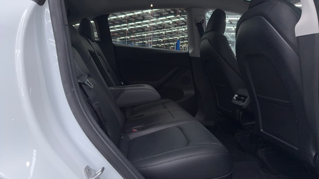 2023 Tesla Model Y Rear-wheel Drive, Automatic, 45003 km, Right Side Rear Door Cabin View