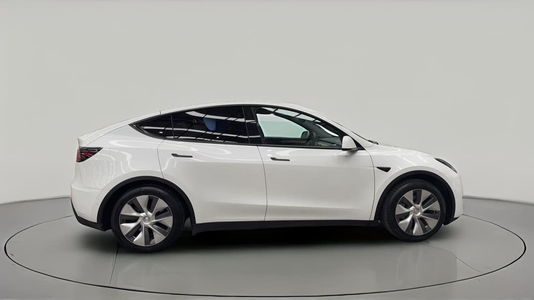 2023 Tesla Model Y Rear-wheel Drive, Automatic, 45003 km, Right Side View