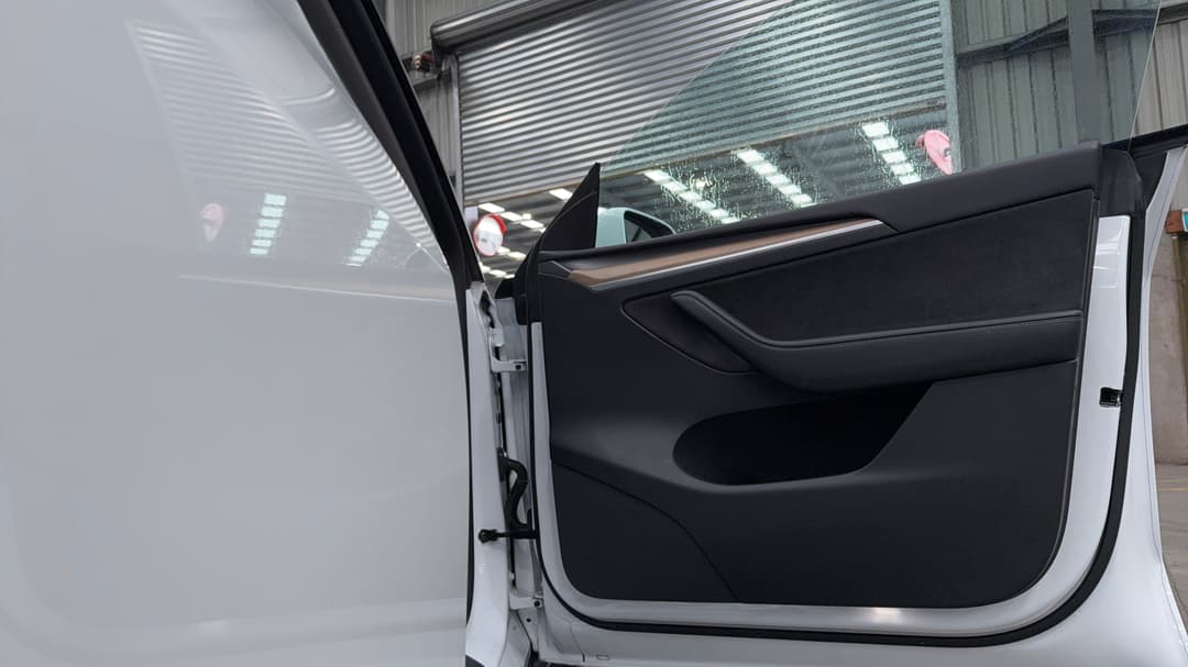 2023 Tesla Model Y Rear-wheel Drive, Automatic, 45003 km, Speaker View