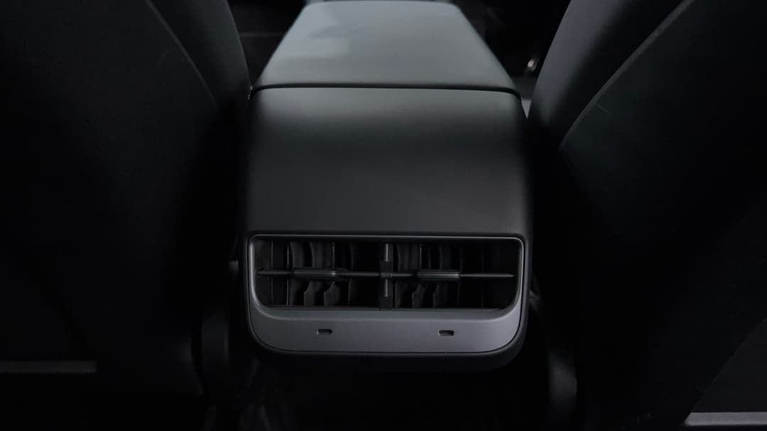 2023 Tesla Model Y Rear-wheel Drive, Automatic, 45003 km, Rear A/C Vent