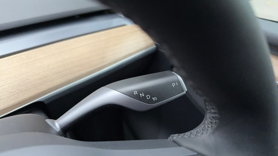 2023 Tesla Model Y Rear-wheel Drive, Automatic, 45003 km, Gear Lever 