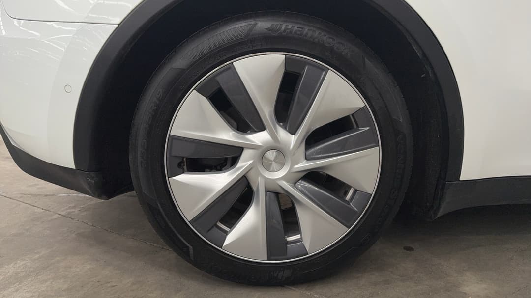 2023 Tesla Model Y Rear-wheel Drive, Automatic, 45003 km, Right Rear Wheel
