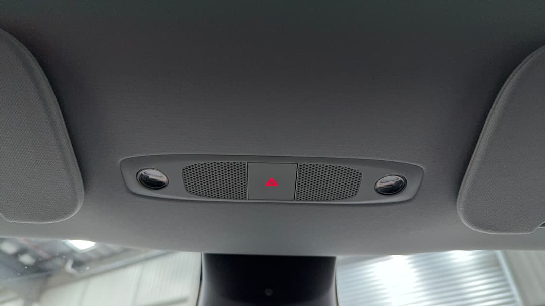 2023 Tesla Model Y Rear-wheel Drive, Automatic, 45003 km, On-Roof Controls/Sunglass holder