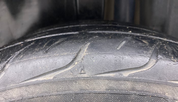 2013 Maruti Swift VDI, Diesel, Manual, 85,507 km, Left Rear Tyre Tread