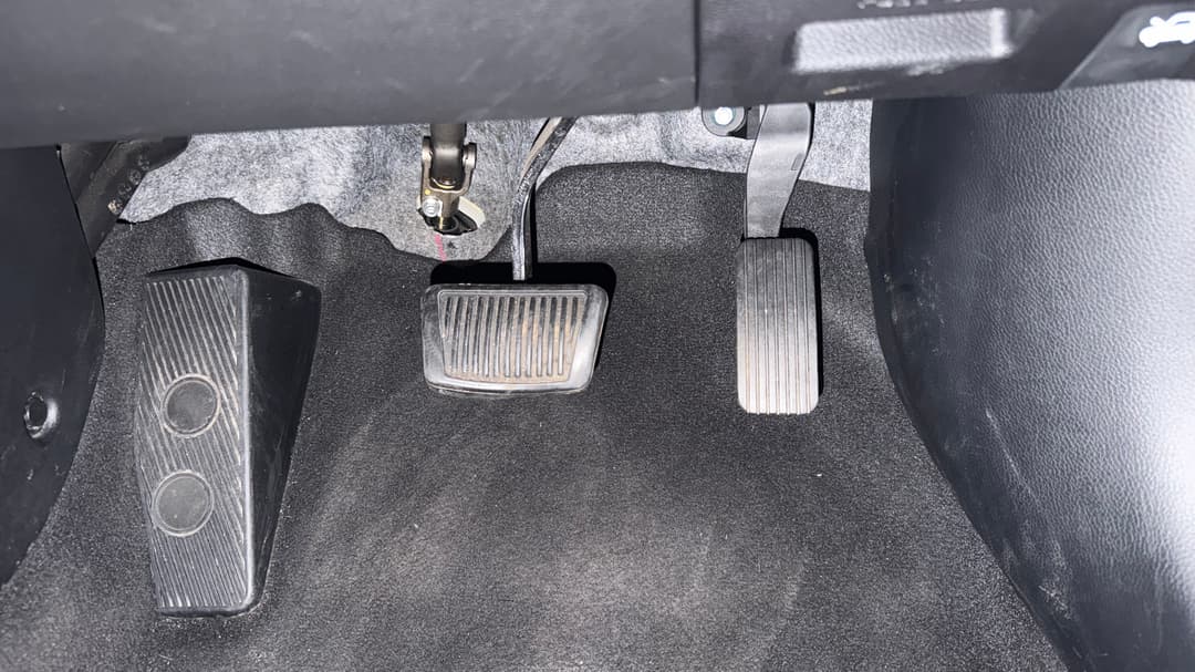 2023 Kia Stonic S, Automatic, 45051 km, Pedals and Footmat