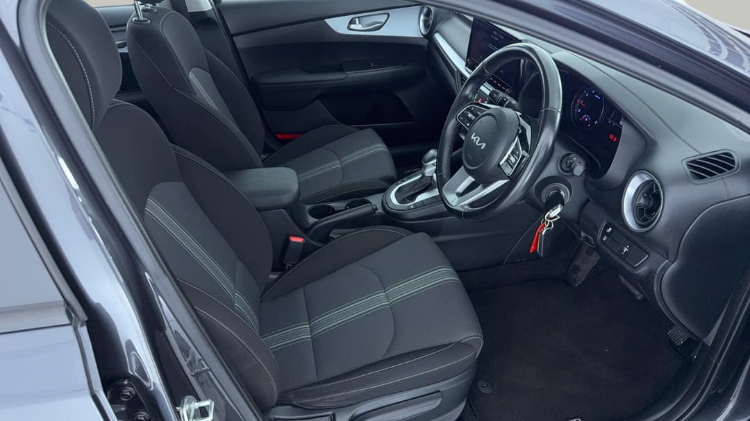 2022 Kia Cerato Sport, Automatic, 45683 km, Right Side Front Door Cabin View