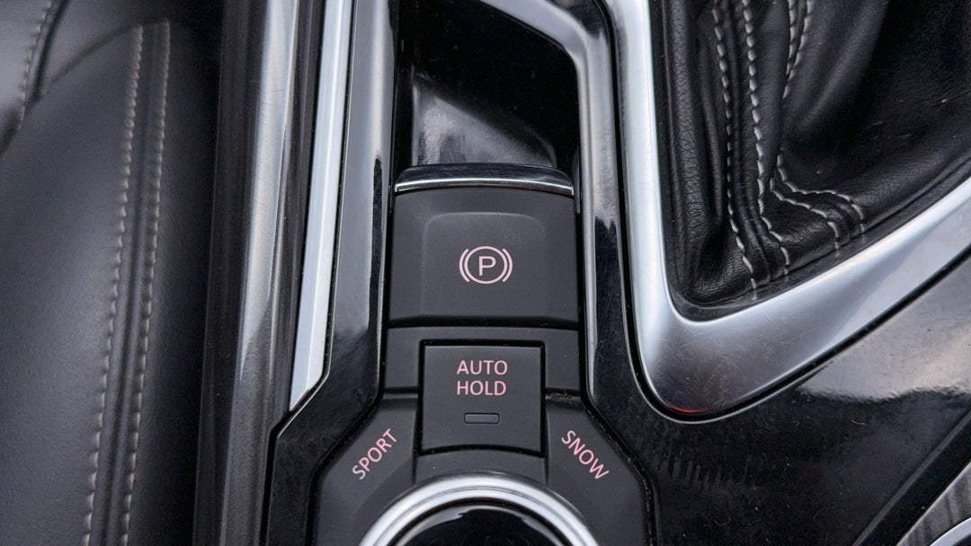 2022 LDV D90 Executive (4WD), Automatic, 54252 km, Handbrake