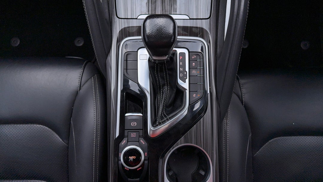 2022 LDV D90 Executive (4WD), Automatic, 54252 km, Gear Lever 