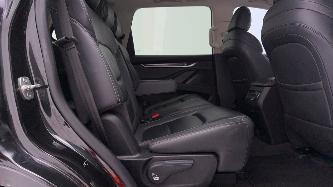 2022 LDV D90 Executive (4WD), Automatic, 54252 km, Right Side Rear Door Cabin View