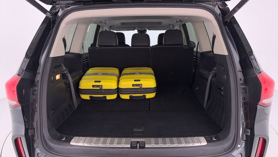 2022 LDV D90 Executive (4WD), Automatic, 54252 km, Boot Inside View with Luggage