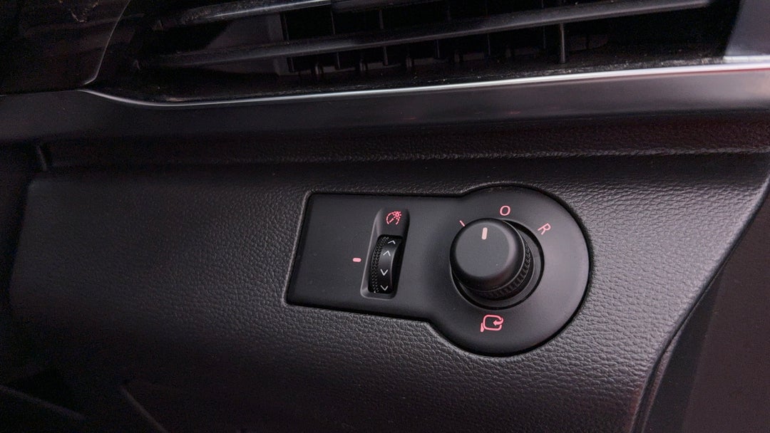 2022 LDV D90 Executive (4WD), Automatic, 54252 km, Utility Switches/Buttons