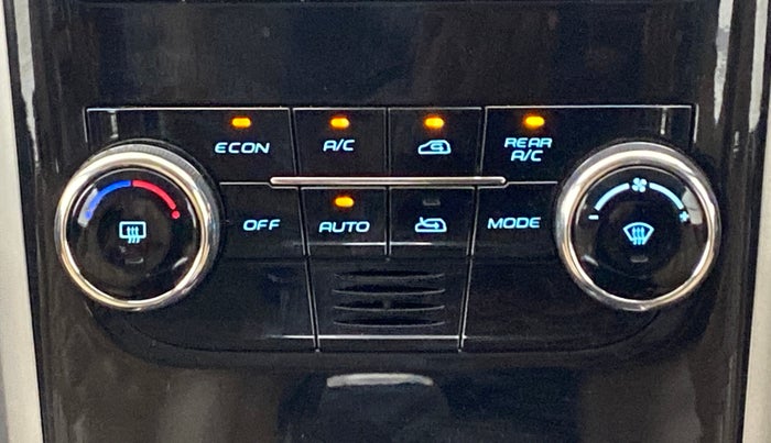 2019 Mahindra XUV500 W11 (O), Diesel, Manual, 29,491 km, Automatic Climate Control
