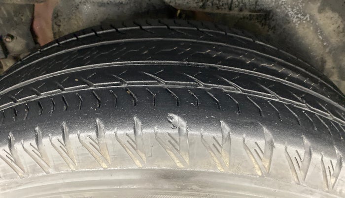 2019 Mahindra XUV500 W11 (O), Diesel, Manual, 29,491 km, Right Rear Tyre Tread