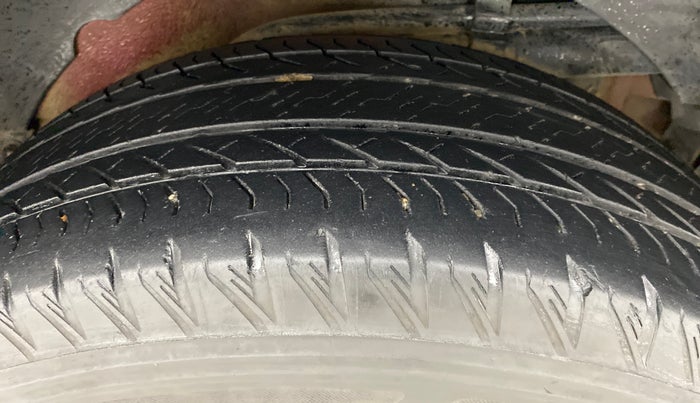 2019 Mahindra XUV500 W11 (O), Diesel, Manual, 29,491 km, Left Rear Tyre Tread