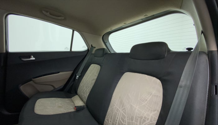 2015 Hyundai Grand i10 SPORTZ 1.2 KAPPA VTVT, Petrol, Manual, 31,081 km, Right Side Rear Door Cabin