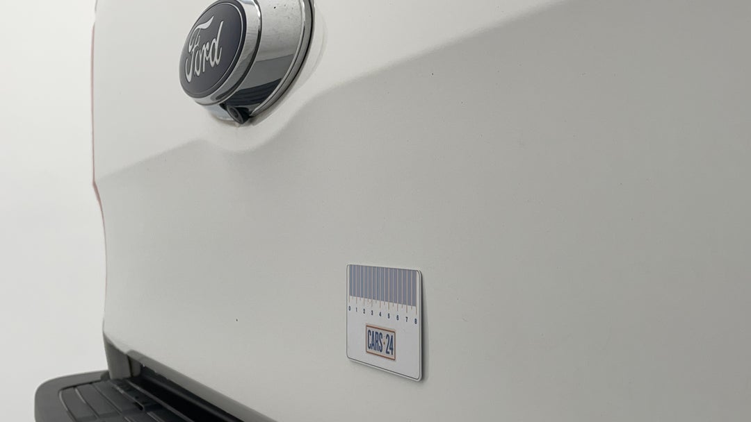 Boot / Tailgate Tailgate Dent