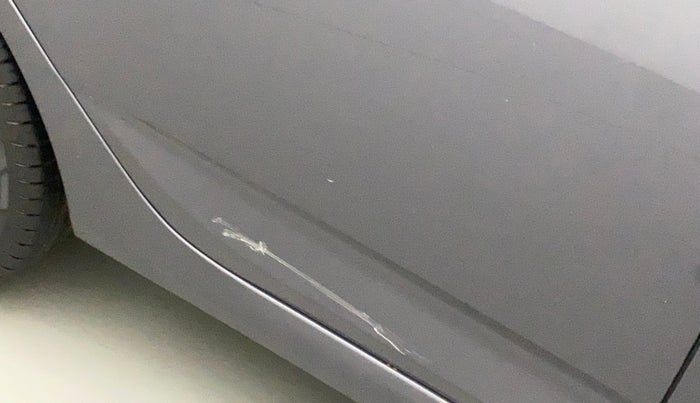 2016 Hyundai Verna FLUIDIC 4S 1.6 VTVT S, Petrol, Manual, 34,594 km, Right rear door - Minor scratches