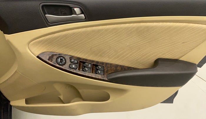 2016 Hyundai Verna FLUIDIC 4S 1.6 VTVT S, Petrol, Manual, 34,594 km, Driver Side Door Panels Control