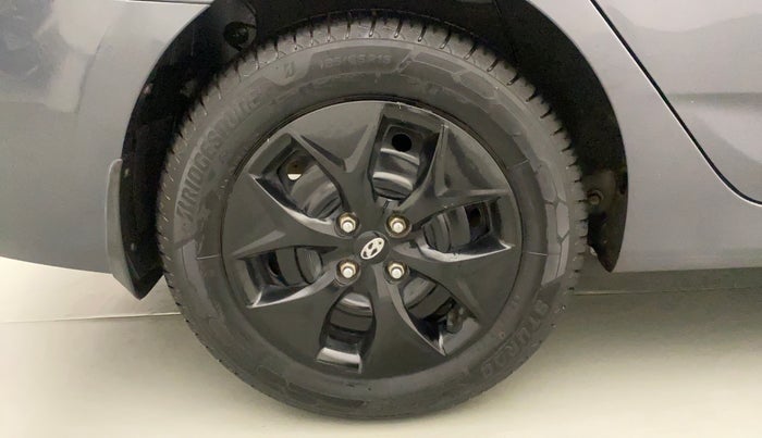 2016 Hyundai Verna FLUIDIC 4S 1.6 VTVT S, Petrol, Manual, 34,594 km, Right Rear Wheel