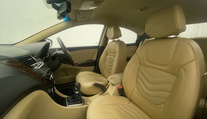 2016 Hyundai Verna FLUIDIC 4S 1.6 VTVT S, Petrol, Manual, 34,594 km, Right Side Front Door Cabin