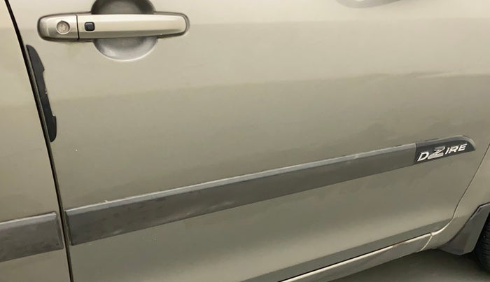 2015 Maruti Swift Dzire ZXI, Petrol, Manual, 43,488 km, Driver-side door - Minor scratches