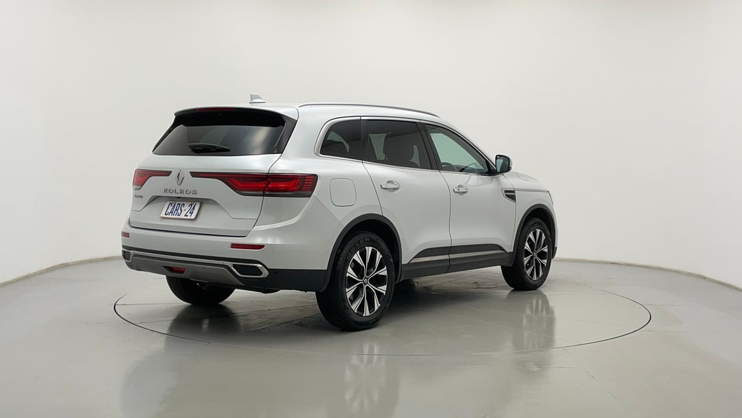 Right Back Diagonal (45- Degree) View