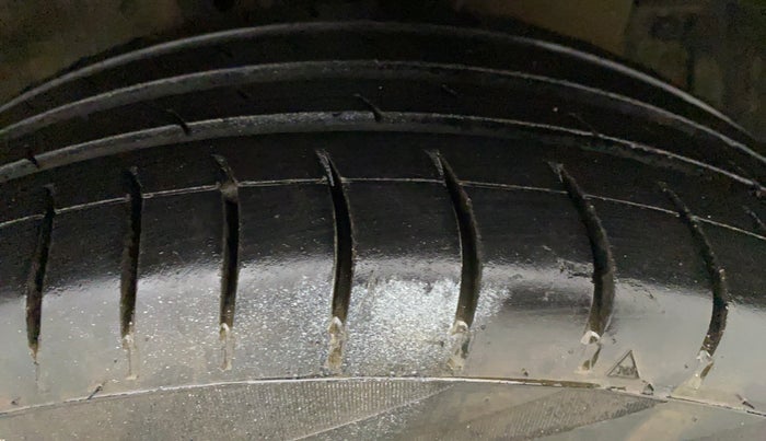 2014 Maruti Swift Dzire ZXI, Petrol, Manual, 51,579 km, Right Front Tyre Tread
