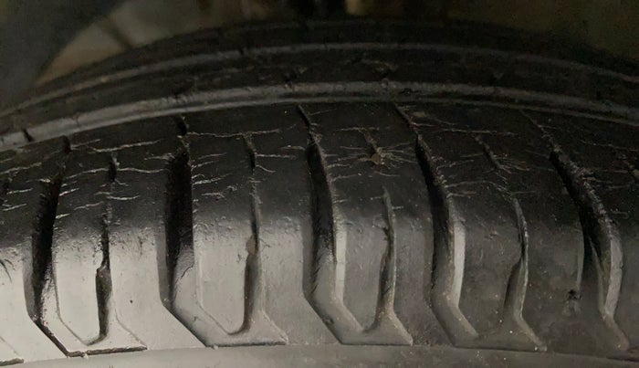 2017 Maruti Dzire VXI, Petrol, Manual, 40,277 km, Left Front Tyre Tread