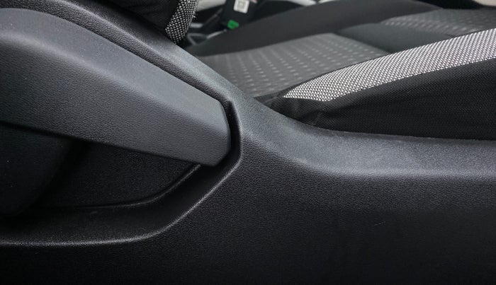 2021 Nissan MAGNITE XL Turbo CVT, Petrol, Automatic, 6,842 km, Driver Side Adjustment Panel