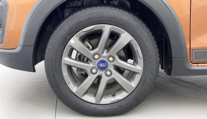 2020 Ford FREESTYLE TITANIUM PLUS 1.2 PETROL, Petrol, Manual, 40,657 km, Left Front Wheel