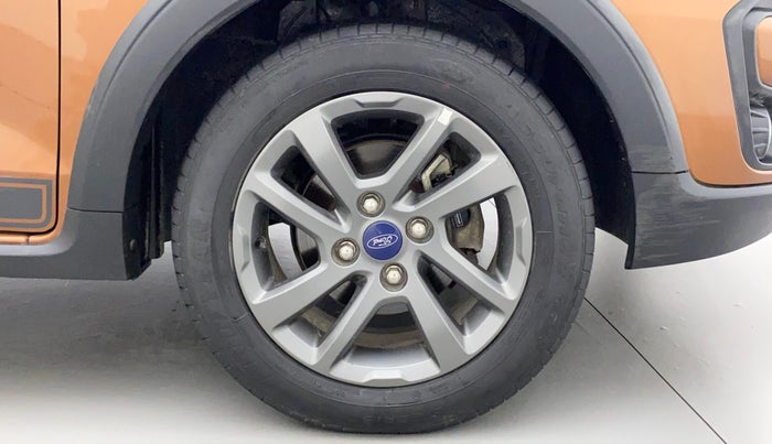 2020 Ford FREESTYLE TITANIUM PLUS 1.2 PETROL, Petrol, Manual, 40,657 km, Right Front Wheel