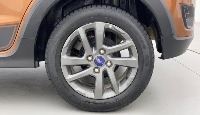 2020 Ford FREESTYLE TITANIUM PLUS 1.2 PETROL, Petrol, Manual, 40,657 km, Left Rear Wheel