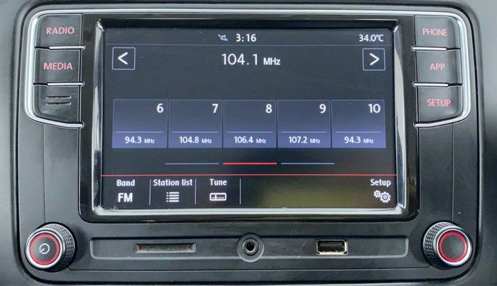 2019 Volkswagen Polo COMFORTLINE 1.0 PETROL, Petrol, Manual, 19,075 km, Infotainment System