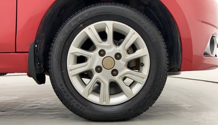 2017 Tata Tiago XZ 1.2 REVOTRON, Petrol, Manual, 8,852 km, Right Front Tyre