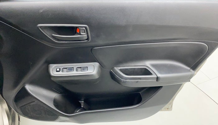 2018 Maruti Swift LXI D, Petrol, Manual, 3,516 km, Driver Side Door Panels Control