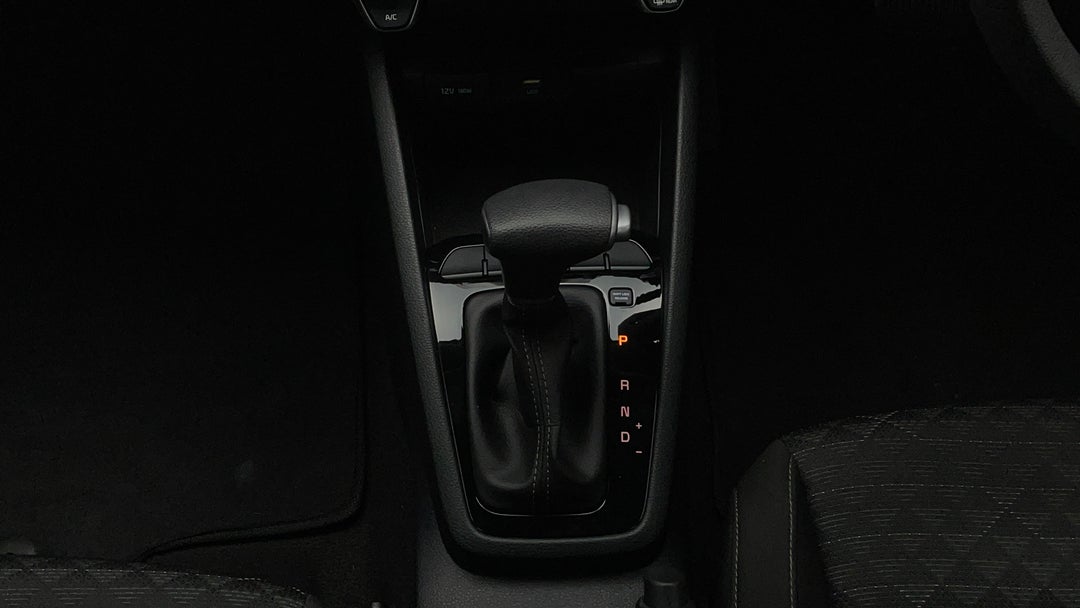 2021 Kia Rio S, Automatic, 38894 km, Gear Lever 