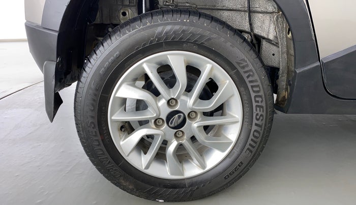 2016 Mahindra Kuv100 K8 6 STR, Petrol, Manual, 20,213 km, Right Rear Wheel