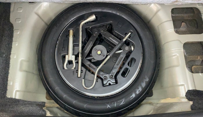 2016 Mahindra Kuv100 K8 6 STR, Petrol, Manual, 20,213 km, Spare Tyre